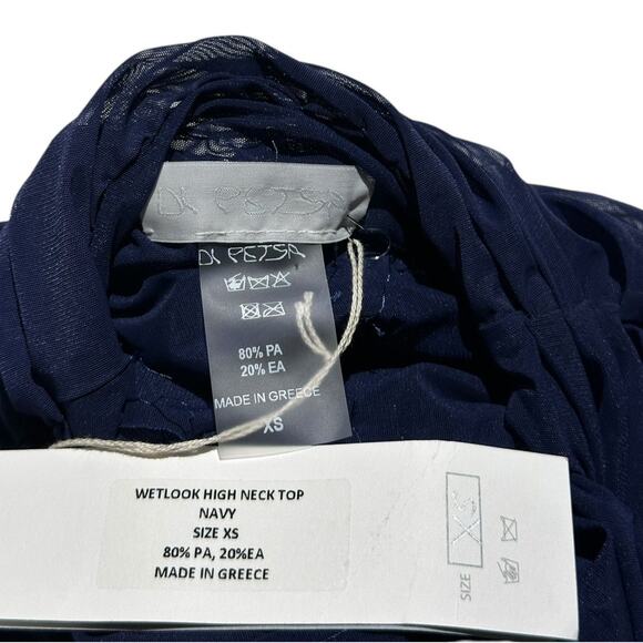 Di petsa “Wet” look one shoulder crop top - Picture 2 of 2